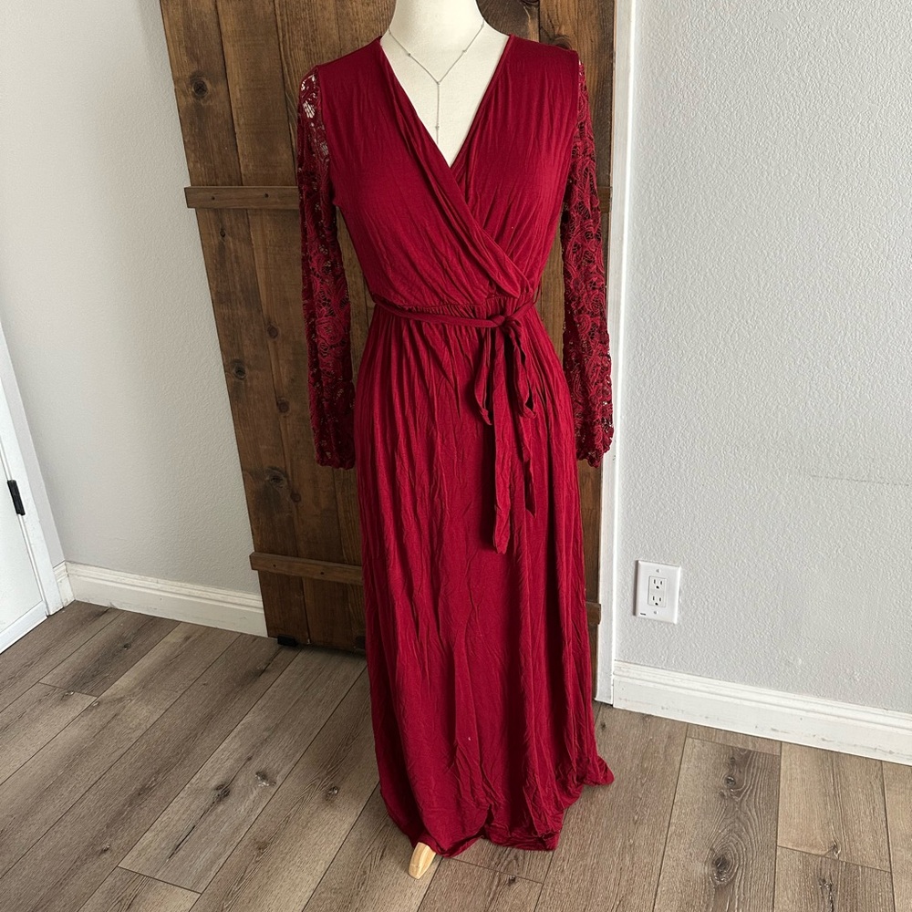 Chic Burgundy Lace Sleeve Maxi Dress